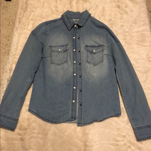 ✨Rustic jean top✨ - Picture 2 of 2